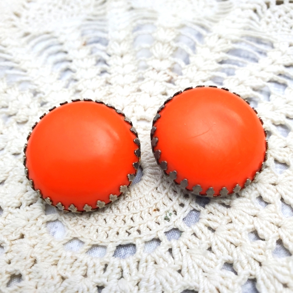 Earings Vintage Renaissance Style Button Earring